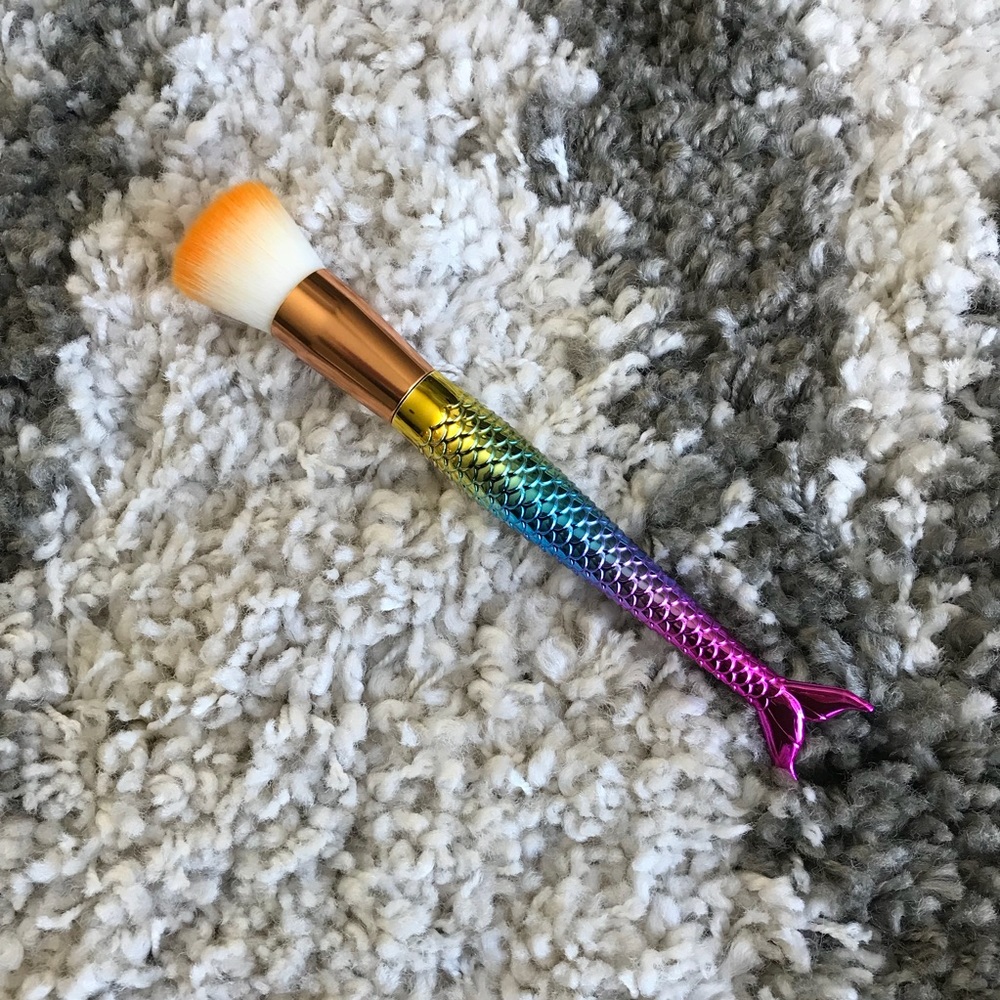 NWT Foundation Brush 🧜♀️ - Picture 2 of 4